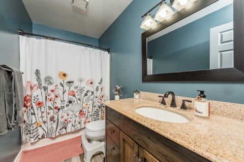 Tiny photo for 715 Holdridge Avenue, Winthrop Harbor, IL 60096 (MLS # 12752238)