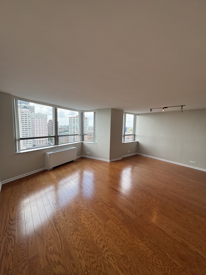 5701 N SHERIDAN Road 17S