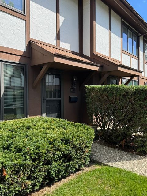 1803 Henley Street B Glenview IL 60025