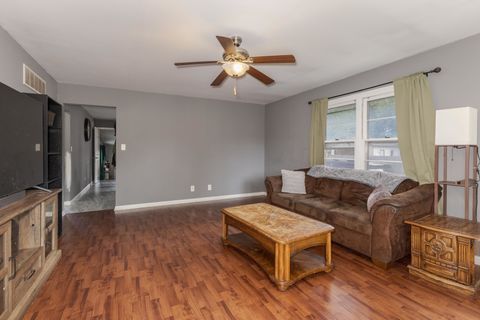 Tiny photo for 413 E Timber Street, Pontiac, IL 61764 (MLS # 12480545)