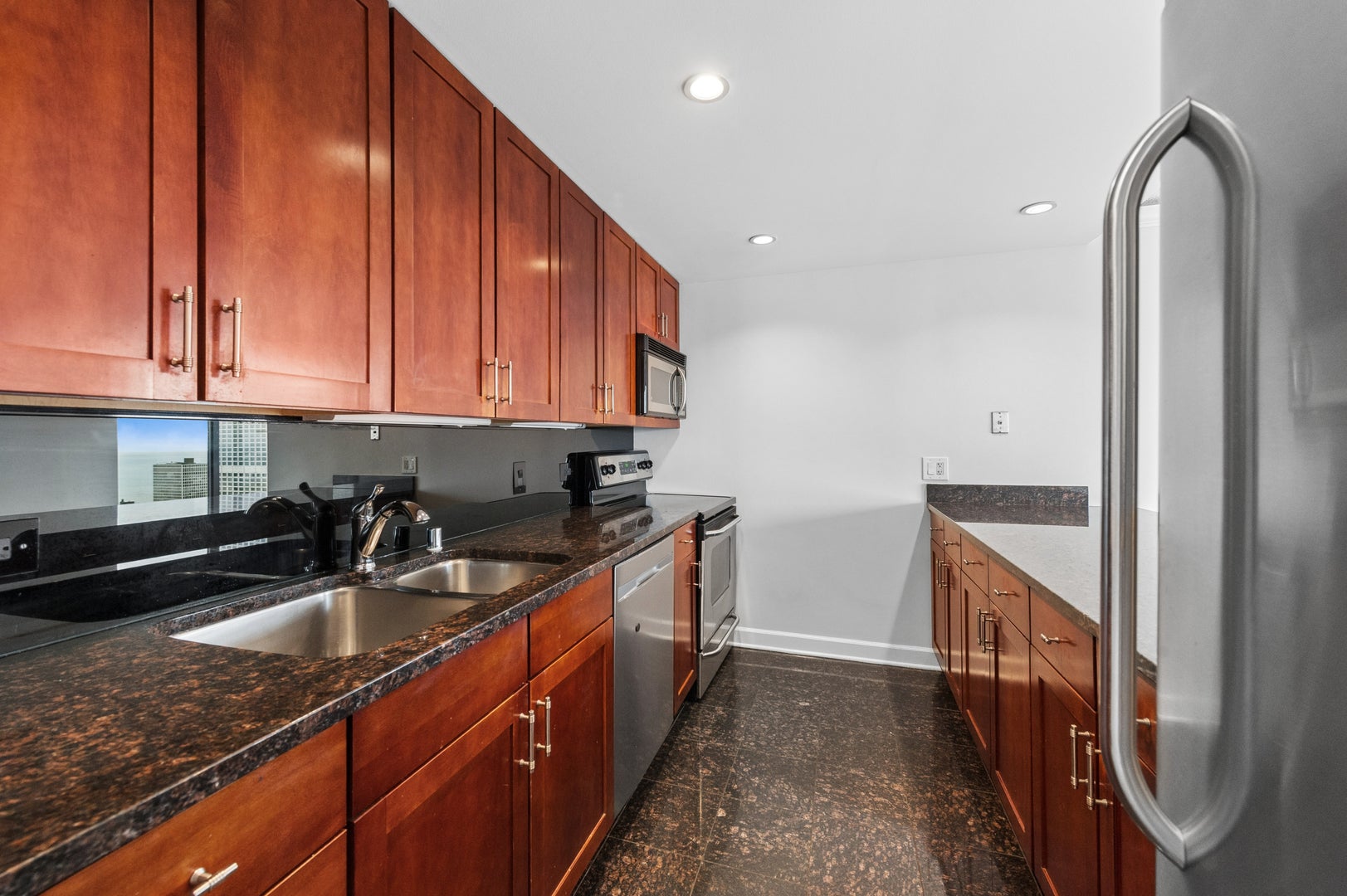 30 E Huron Street 5009