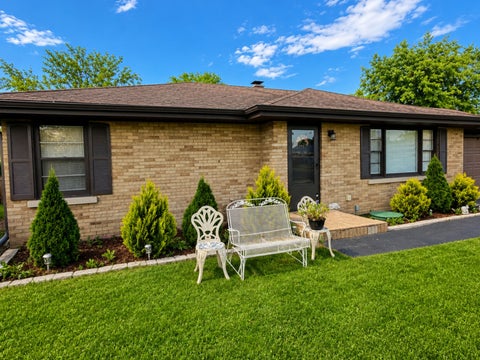 Photo of 900 Westminster Road, Joliet, IL 60435 (MLS # 12680138)