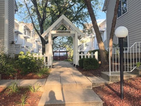 Tiny photo for 321 Candlelight Court, Bolingbrook, IL 60440 (MLS # 12470252)