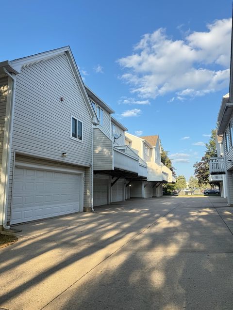 Tiny photo for 321 Candlelight Court, Bolingbrook, IL 60440 (MLS # 12470252)