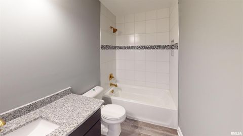 Tiny photo for 7183 Genesis Way, Bettendorf, IA 52722 (MLS # QC4265801)