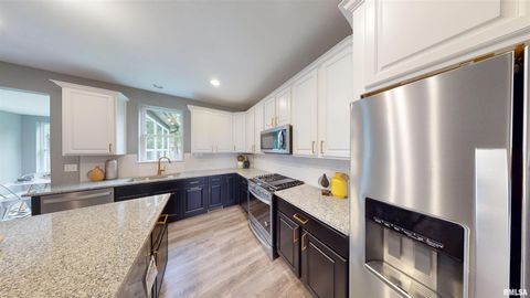 Tiny photo for 7183 Genesis Way, Bettendorf, IA 52722 (MLS # QC4265801)