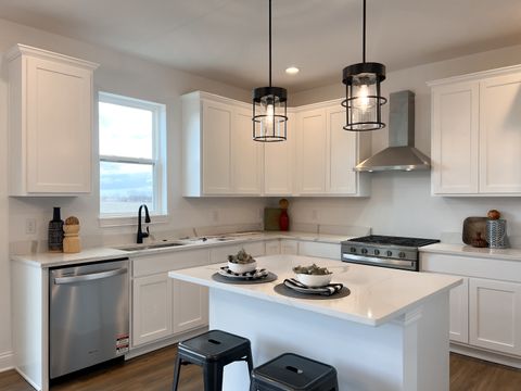 Tiny photo for 7183 Genesis Way, Bettendorf, IA 52722 (MLS # QC4265801)