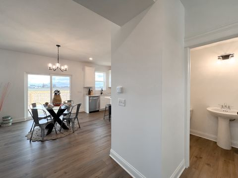 Tiny photo for 7183 Genesis Way, Bettendorf, IA 52722 (MLS # QC4265801)