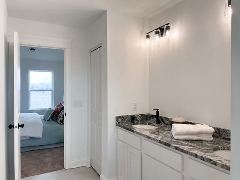 Tiny photo for 7183 Genesis Way, Bettendorf, IA 52722 (MLS # QC4265801)