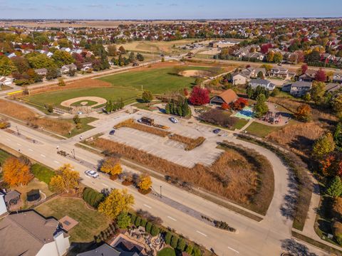 Tiny photo for 2805 Stevenson Drive, Bloomington, IL 61704 (MLS # 12521148)