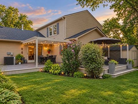 Tiny photo for 933 Country Lane, Buffalo Grove, IL 60089 (MLS # 12741032)