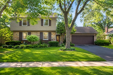 Photo of 933 Country Lane, Buffalo Grove, IL 60089 (MLS # 12741032)