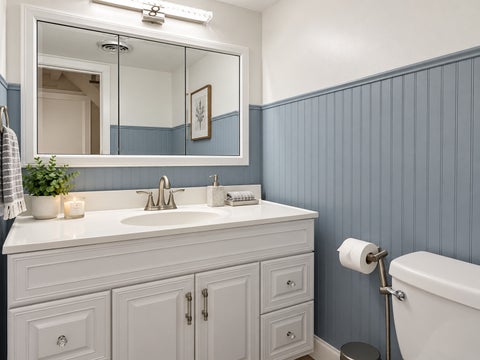 Tiny photo for 933 Country Lane, Buffalo Grove, IL 60089 (MLS # 12741032)