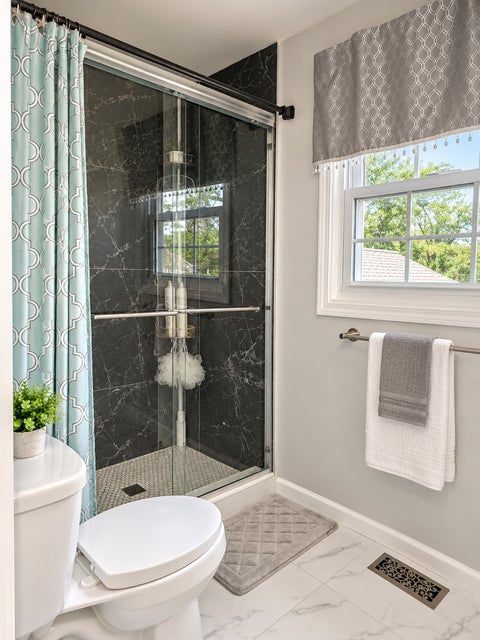 Tiny photo for 933 Country Lane, Buffalo Grove, IL 60089 (MLS # 12741032)