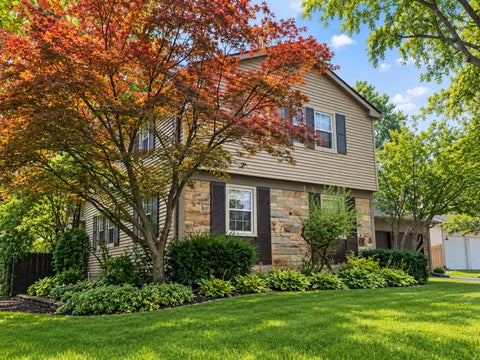 Tiny photo for 933 Country Lane, Buffalo Grove, IL 60089 (MLS # 12741032)