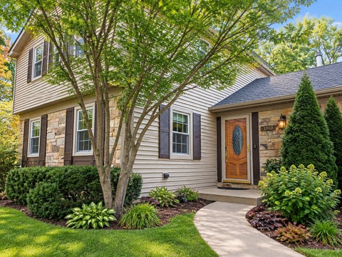 Tiny photo for 933 Country Lane, Buffalo Grove, IL 60089 (MLS # 12741032)