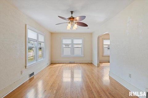 Tiny photo for 2416 30TH Street, Rock Island, IL 61201 (MLS # QC4267721)