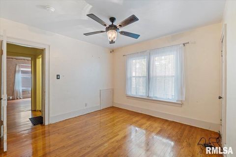 Tiny photo for 2416 30TH Street, Rock Island, IL 61201 (MLS # QC4267721)