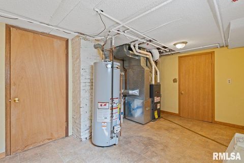 Tiny photo for 2416 30TH Street, Rock Island, IL 61201 (MLS # QC4267721)