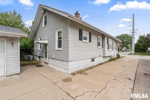 Tiny photo for 2416 30TH Street, Rock Island, IL 61201 (MLS # QC4267721)