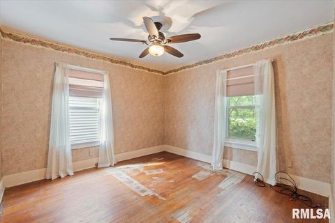 Tiny photo for 2416 30TH Street, Rock Island, IL 61201 (MLS # QC4267721)