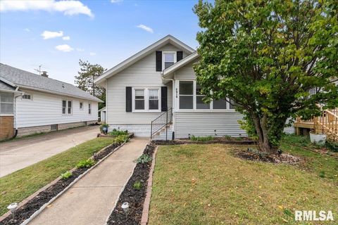 Photo of 2416 30TH Street, Rock Island, IL 61201 (MLS # QC4267721)