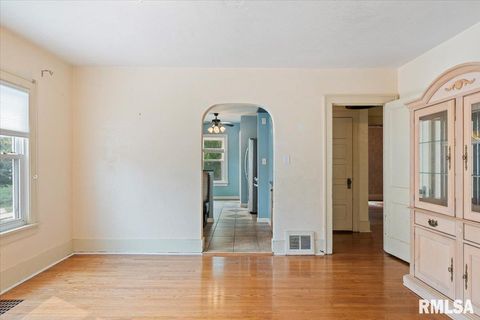 Tiny photo for 2416 30TH Street, Rock Island, IL 61201 (MLS # QC4267721)