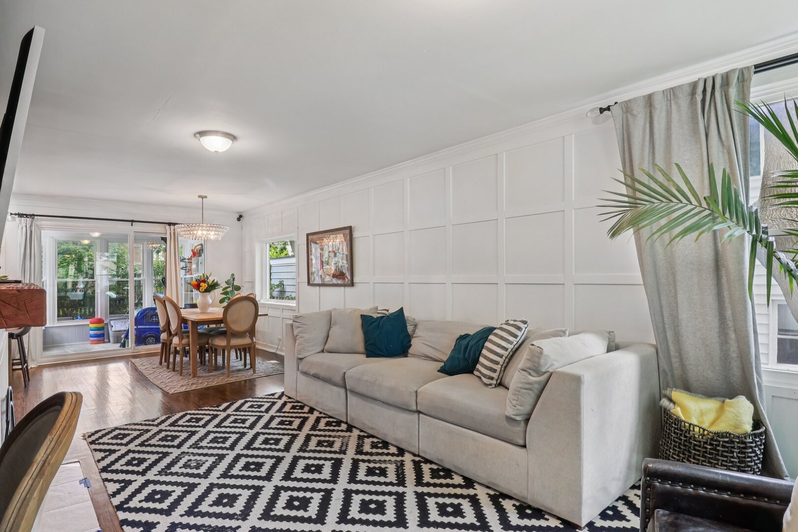 9513 Lincolnwood Drive