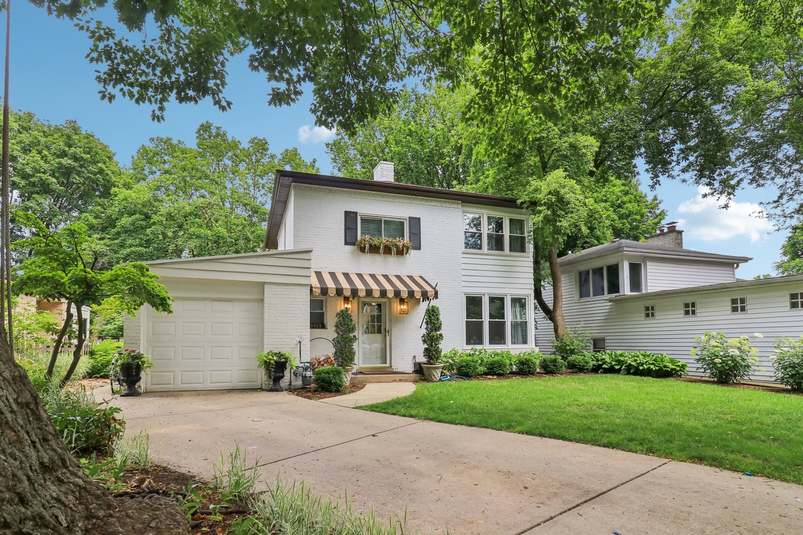 9513 Lincolnwood Drive