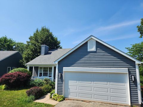 Photo of 1998 N Karen Lane, Round Lake Beach, IL 60073 (MLS # 12356360)