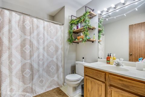 Tiny photo for 1490 W Jefferson Avenue #B, Naperville, IL 60540 (MLS # 12457465)