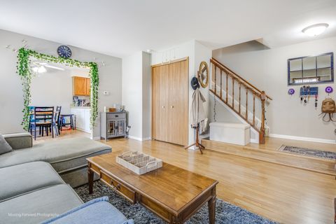 Tiny photo for 1490 W Jefferson Avenue #B, Naperville, IL 60540 (MLS # 12457465)