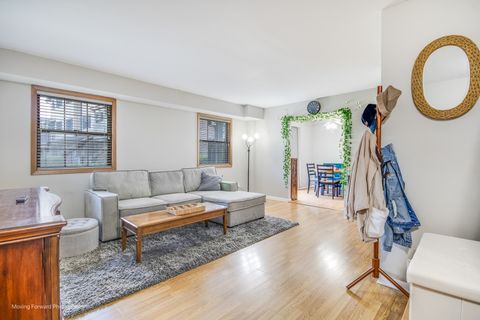 Tiny photo for 1490 W Jefferson Avenue #B, Naperville, IL 60540 (MLS # 12457465)
