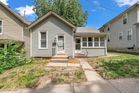 Photo of 2711 9th Avenue, Rock Island, IL 61201 (MLS # 12709807)