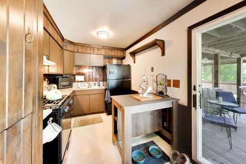Tiny photo for 1005 Fern Avenue, St. Charles, IL 60174 (MLS # 12717736)