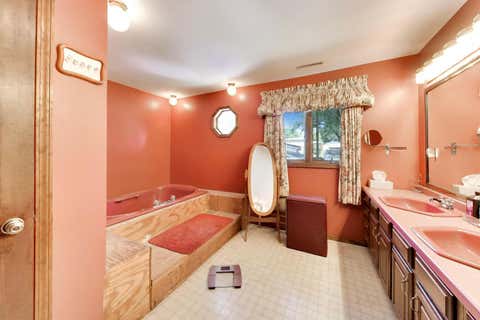 Tiny photo for 1005 Fern Avenue, St. Charles, IL 60174 (MLS # 12717736)