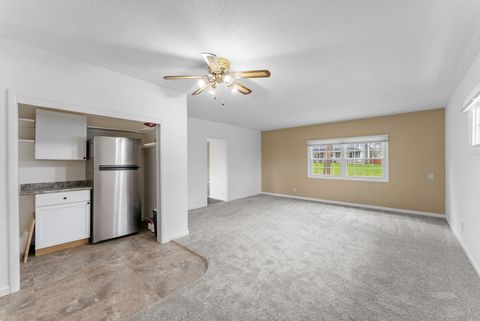 Tiny photo for 2511 Belle Avenue, Davenport, IA 52803 (MLS # 12612051)