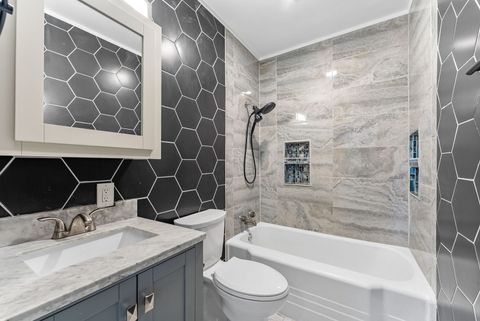 Tiny photo for 2511 Belle Avenue, Davenport, IA 52803 (MLS # 12612051)