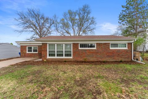 Tiny photo for 2511 Belle Avenue, Davenport, IA 52803 (MLS # 12612051)