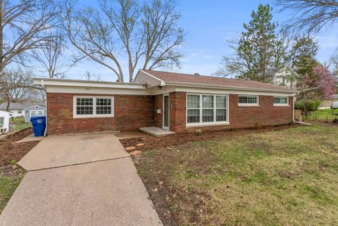 Tiny photo for 2511 Belle Avenue, Davenport, IA 52803 (MLS # 12612051)