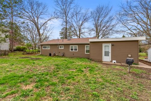 Tiny photo for 2511 Belle Avenue, Davenport, IA 52803 (MLS # 12612051)