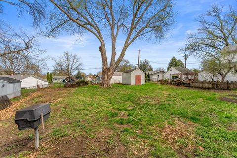 Tiny photo for 2511 Belle Avenue, Davenport, IA 52803 (MLS # 12612051)