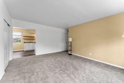 Tiny photo for 2511 Belle Avenue, Davenport, IA 52803 (MLS # 12612051)