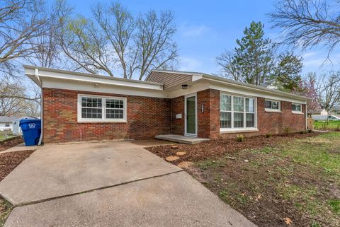 Photo of 2511 Belle Avenue, Davenport, IA 52803 (MLS # 12612051)