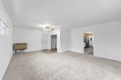 Tiny photo for 2511 Belle Avenue, Davenport, IA 52803 (MLS # 12612051)