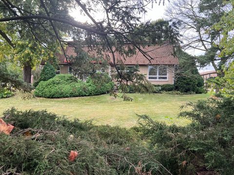 A home in Clarendon Hills