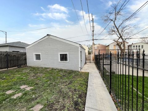 Tiny photo for 913 N Kedvale Avenue, Chicago, IL 60651 (MLS # 12619745)