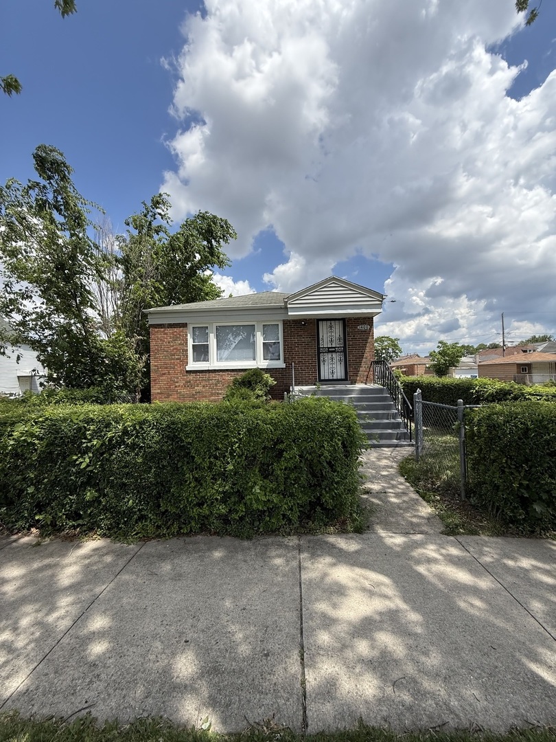 1400 W 73rd Place