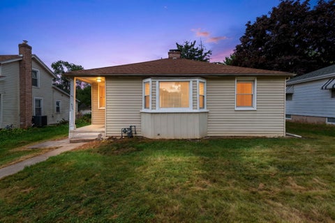 Photo of 939 N Sleight Street, Naperville, IL 60563 (MLS # 12762607)