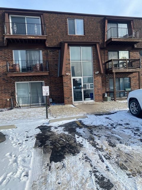 Tiny photo for 7101 166th Street #2B, Tinley Park, IL 60477 (MLS # 12552694)